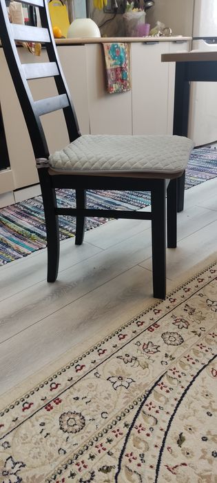 Продам стулья гостинные