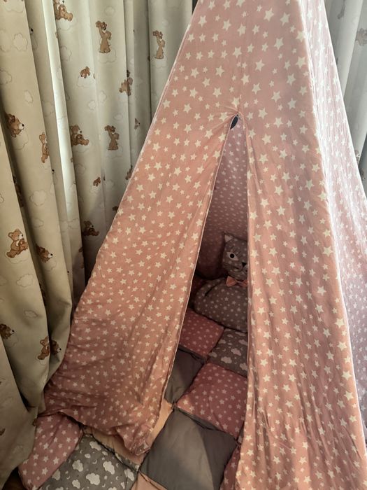 Cort teepee + 2 perne cadou
