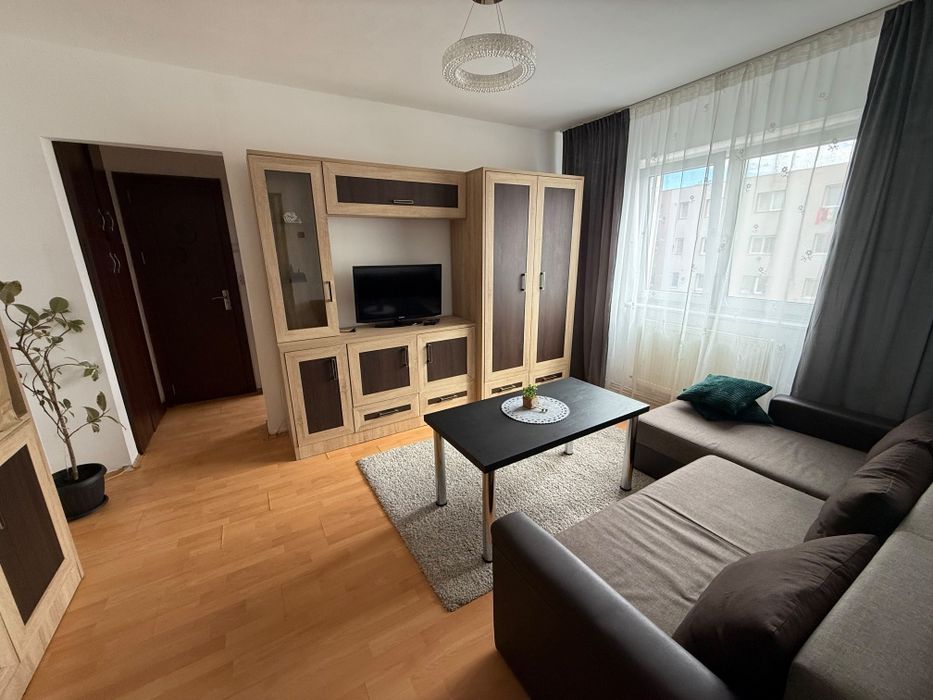 Închiriez Apartament/ 2 camere / Micro 3