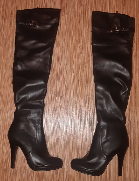 Продам ботфорты размер 37. Новые.