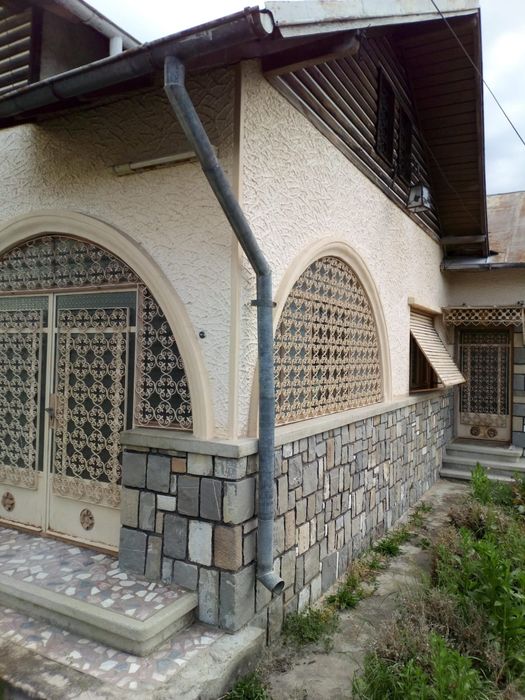 Casă de vânzare în Ghirdoveni