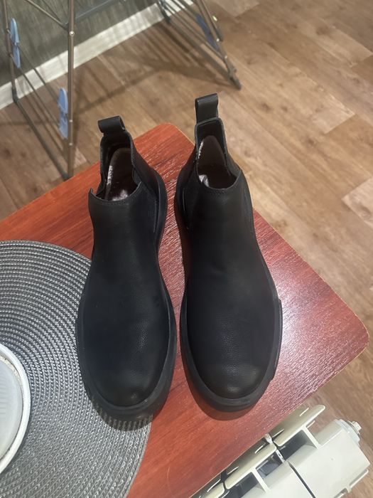 Продам ботинки мужские
