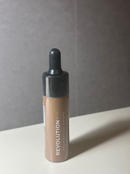 Фон дьо тен Revolution