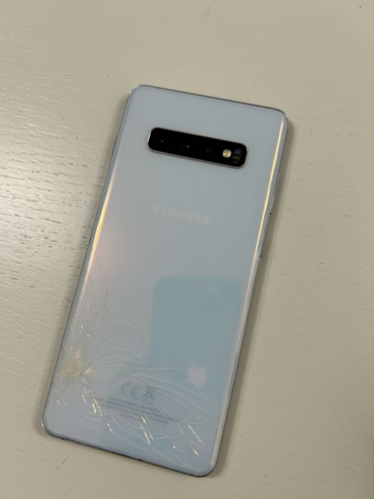 Vand Samsung S10+ pentru piese/reparat-Display spart, in rest perfect.