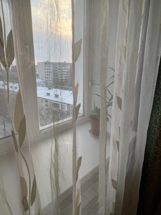 Продам комплект штор с тюлем