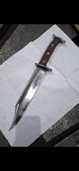 Macetă,  cuțit Rambo din foaie de arc