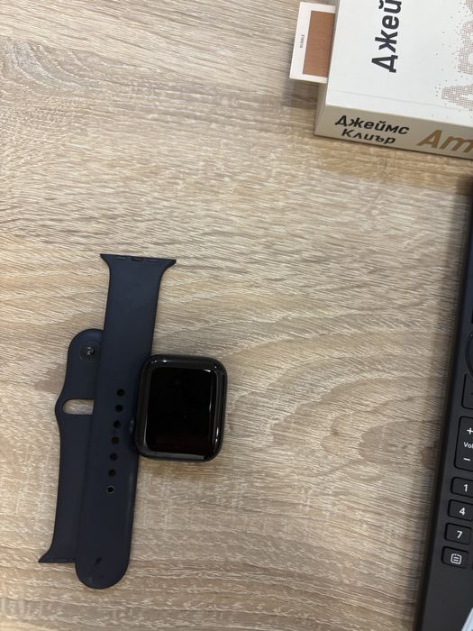 Apple Watch SE 2025