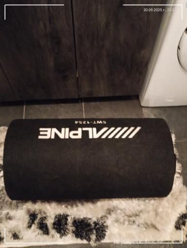 Продавам бас каса Alpine SWT 12s4