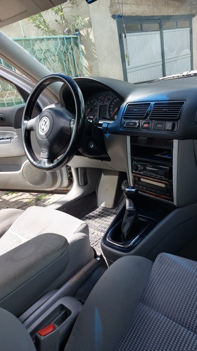 Продавам VW-Golf 1.8 LPG