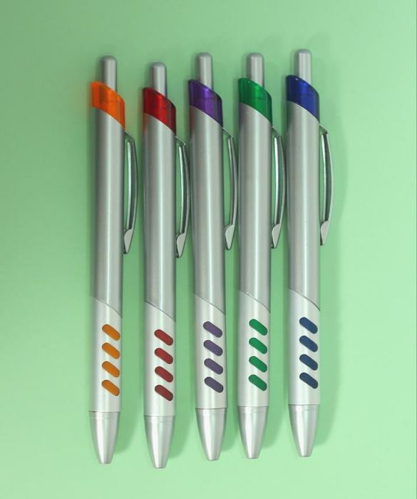 Химикали на едро и дребно 300 модела и цвята. Цена 0.20ст за бройка