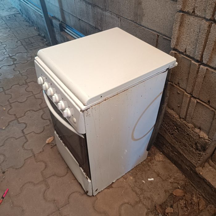 Продам б/у газ плиту