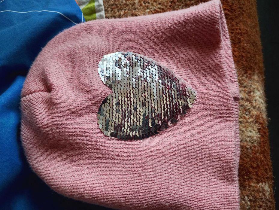 Топла шапка с пайети