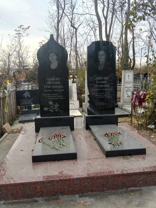 Гранитные и мраморные памятник и