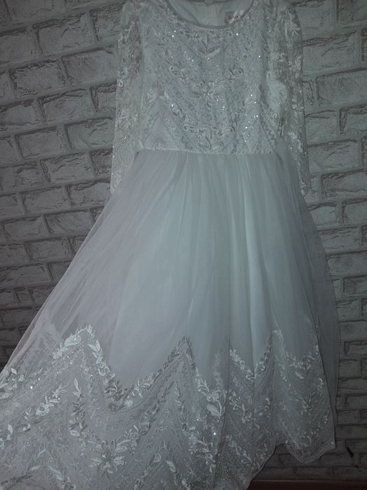 Продам шикарное платье