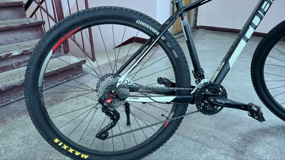 Bicicleta cube attention