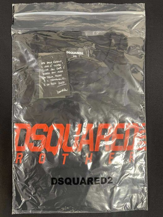 Нови мъжки тениски DSQUARED в черен цвят с червен надпис