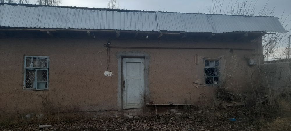 Участок 6соток 2хона уй кадастр документи турар жой мини ферма