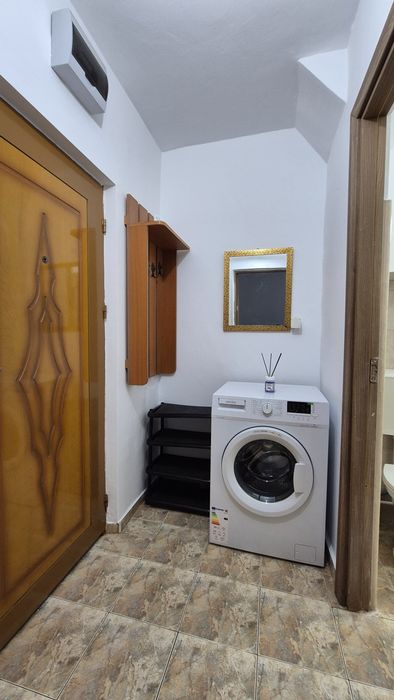 Inchiriez Garsoniera langa liceul Cerna
