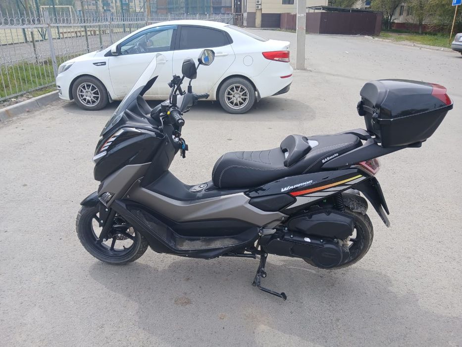 Скутер модель N - Max