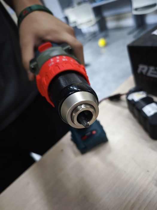 Продам шуруповёрт alteco 21-150 BL Solo