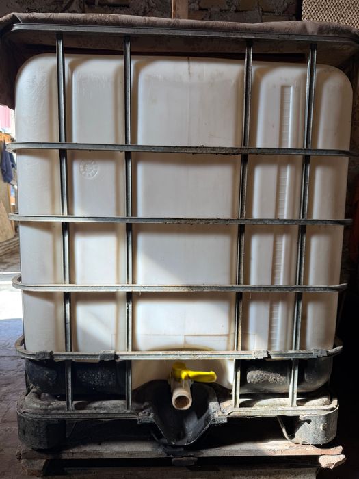 Пластмасови цистерни.