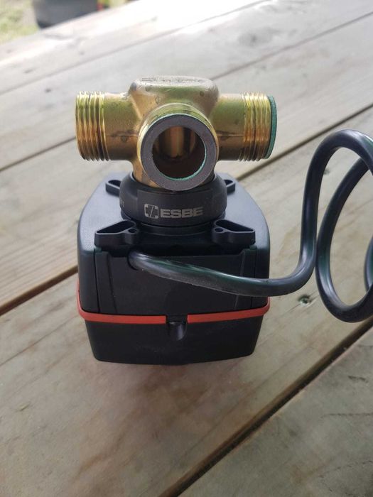 Servomotor rotativ compact ESBE ARA 659 cu Ventil 4 cai Esbe VRB 142-15, produsul este NOU!