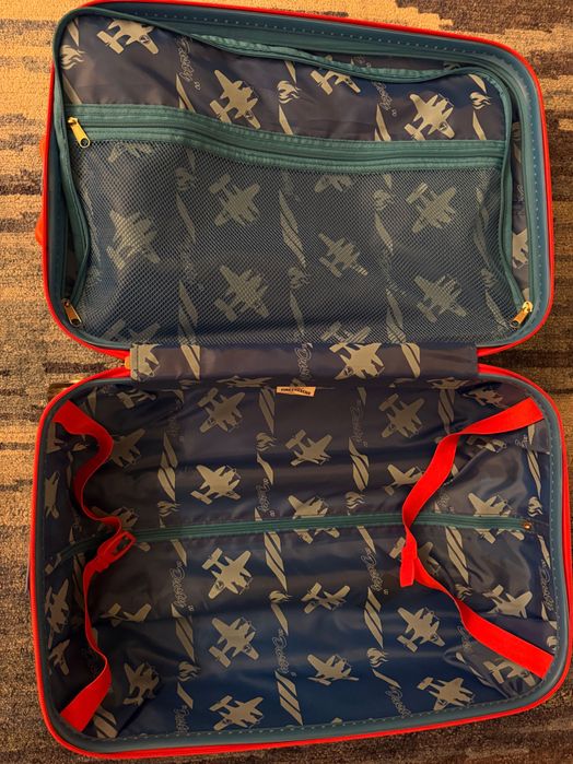 Чисто нов куфар на Disney planes