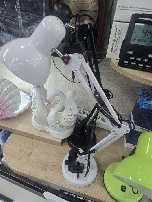 Лампа настольная  светильник для школьника