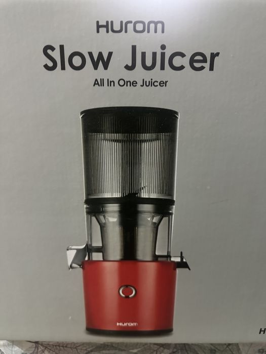 Hurom H 300 utilizat foarte putin ,doar cateva sucuri la diversificarea pentru copil.