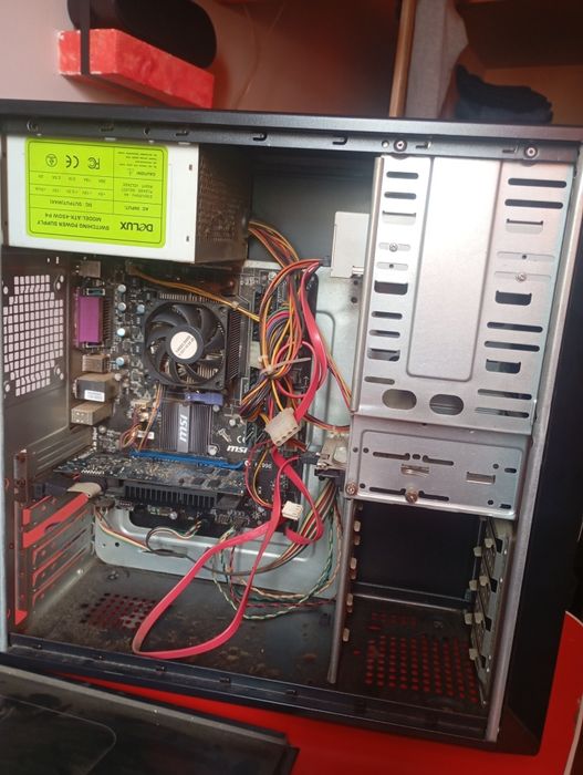 Unitate calculator desktop AMD Athlon pentru piese sau reparat