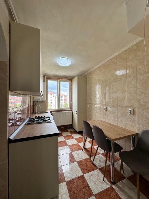 Propritar - Închiriez apartament 2 camere decomandat, renovat, centrală nouă - Bulevard Vlahuță, Brașov, etaj intermediar