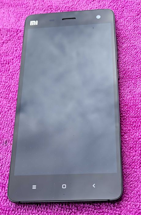 Стари телефони Samsung за части.