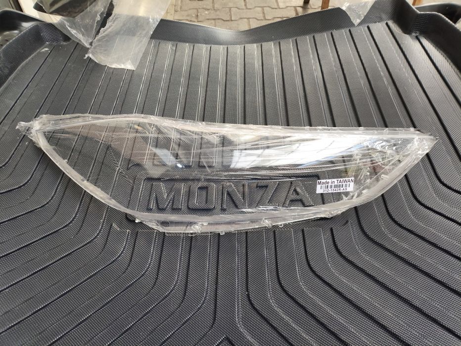 Элантра стекло фара 16+