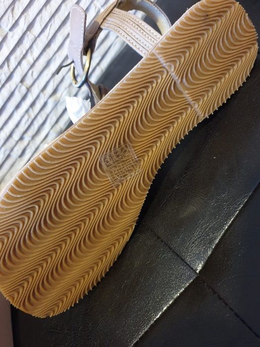 Sandale din piele, Carvela
