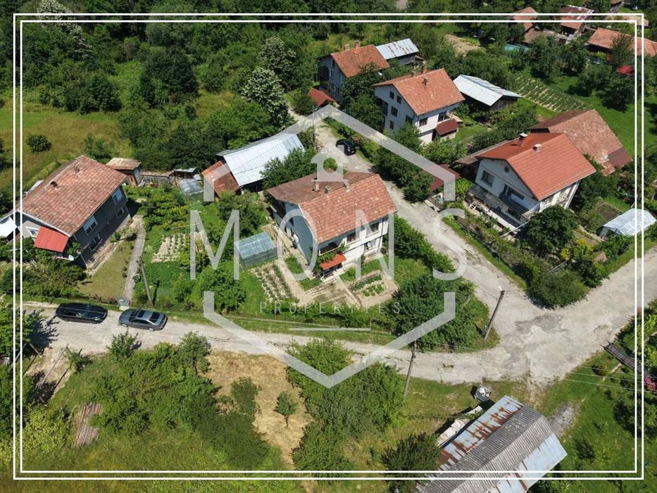 Къща в Габрово, област-с.Стоките площ 158 цена 115000