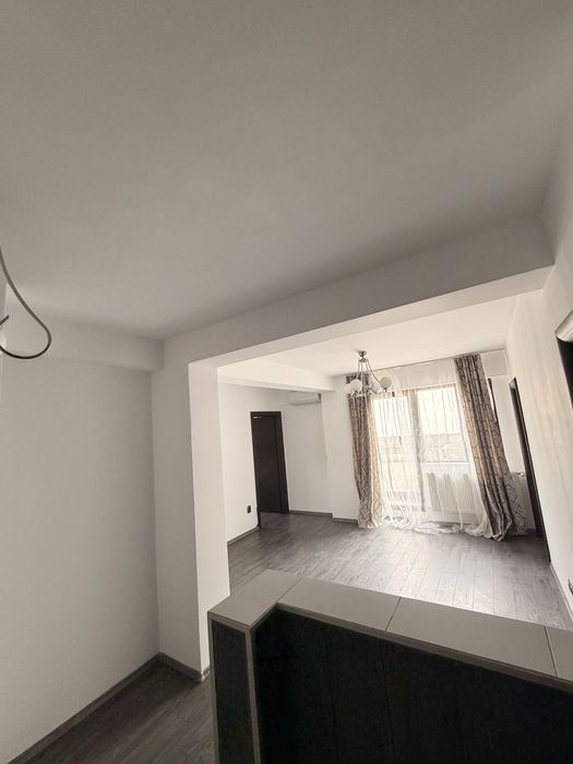 Vand Apartament 3 camere