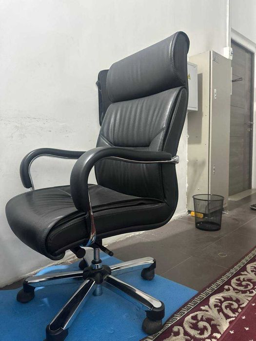Продам  офисное кресло   в офис дом