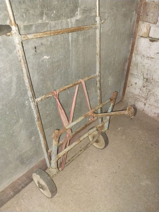 Продам тележку компактную