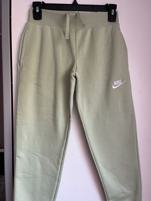 Долница на Nike нова