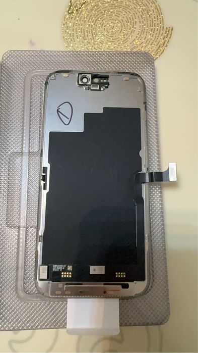 Продам экраны на Iphone