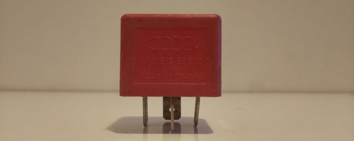 Releu  267 443919578c Audi A4 B5 seria