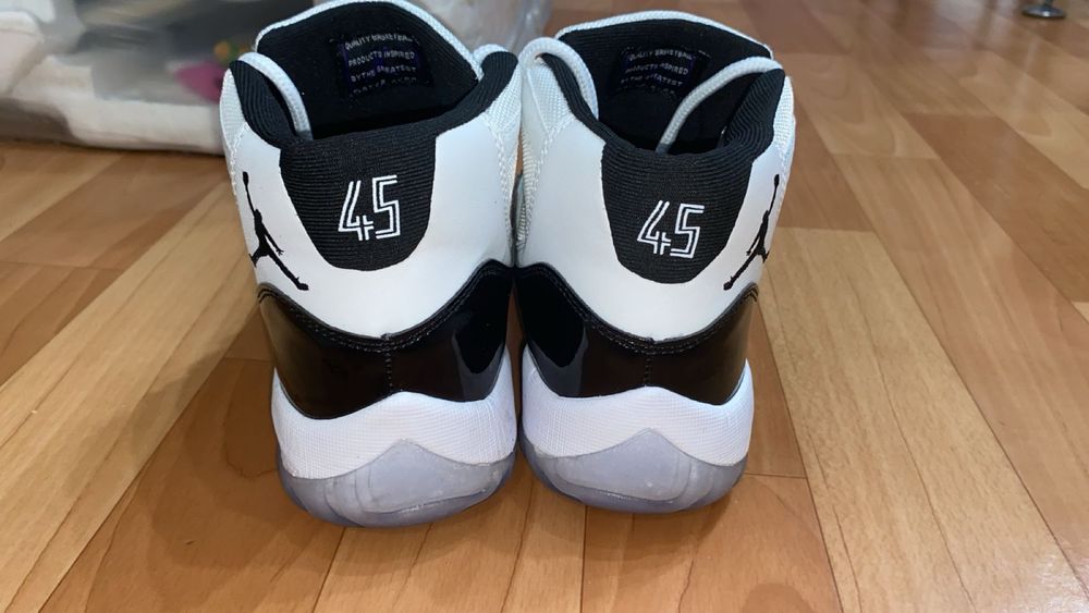 11 джорданы,37-38 размер