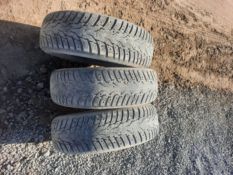 Продам шины (авто)