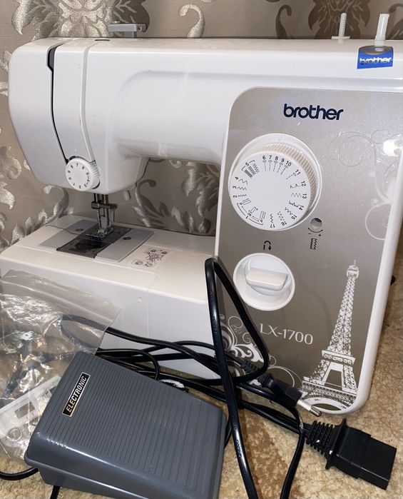Продам швейную машинку Brother LX-1700.