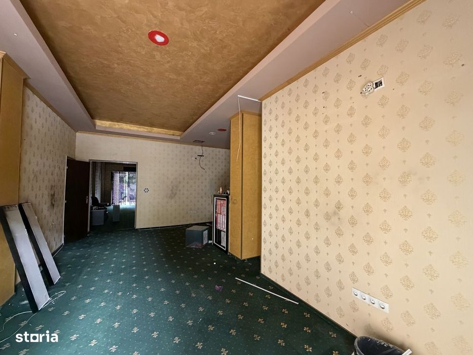 Spatiu Comercial Mioveni, Bld. Dacia, 72 mp, Centru