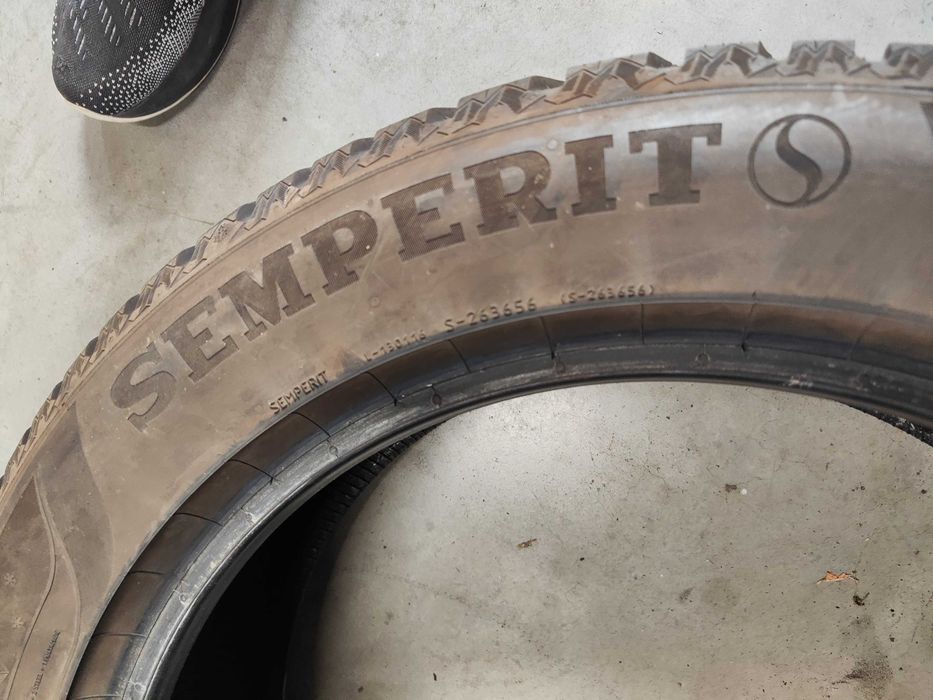 2бр.зимни гуми 195/60/18 Semperit