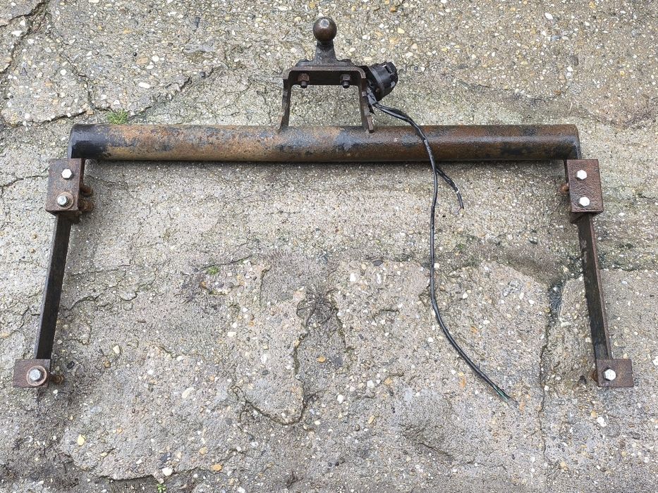 Vând cârlig de remorcare