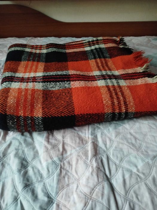Продавам черги, одеала, покривала за спалня,китеници,пътеки нови