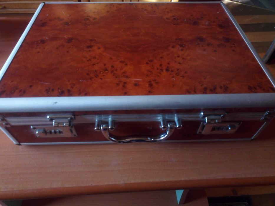 Set tacamuri - DE CALITATE ( linguri, furculițe, cuțite )