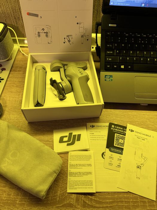 Selfie Ghimbal DjI Osmo SE Alb